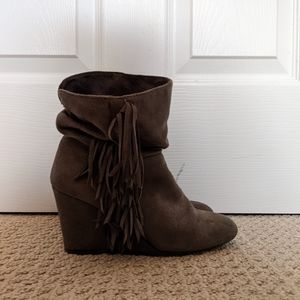 Size 5 American Eagle Grey Booties